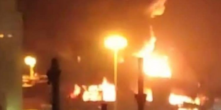 نشوب حريق داخل ميناء الإسكندرية والحماية المدنية تسيطر عليه 1