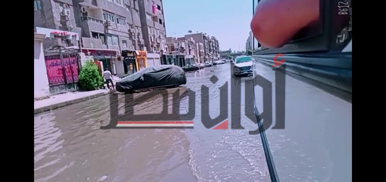 انفجار ماسورة مياه في شارع السودان تتسبب في عطل مروري 2