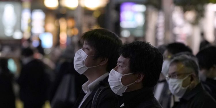 تسجيل 8000 إصابة جديدة بـ فيروس كورونا في اليابان 1