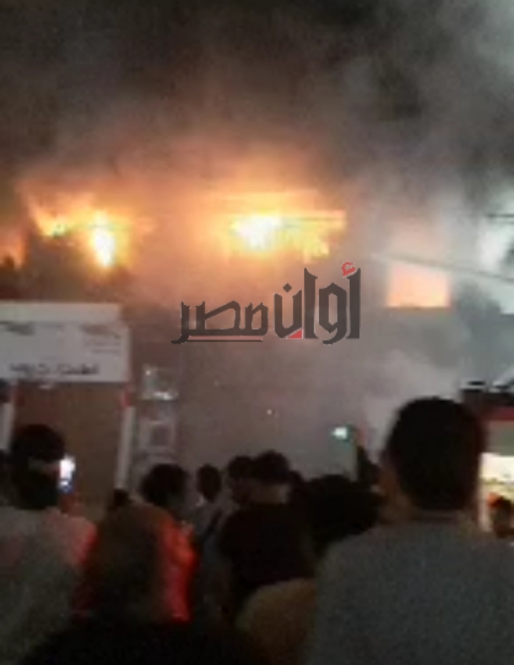 عاجل| خسائر ضخمة في حريق مخزن سجاد فيصل الجيزة 3