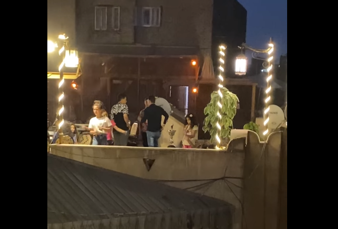 بالفيديو.. أطفال يدخنون الشيشة أعلى بيت السحيمي بالمعز 1