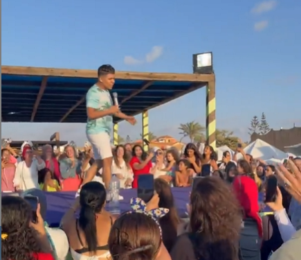 عمر كمال يشعل الساحل بحفل غنائي بدون إجراءات احترازية (فيديو) 1