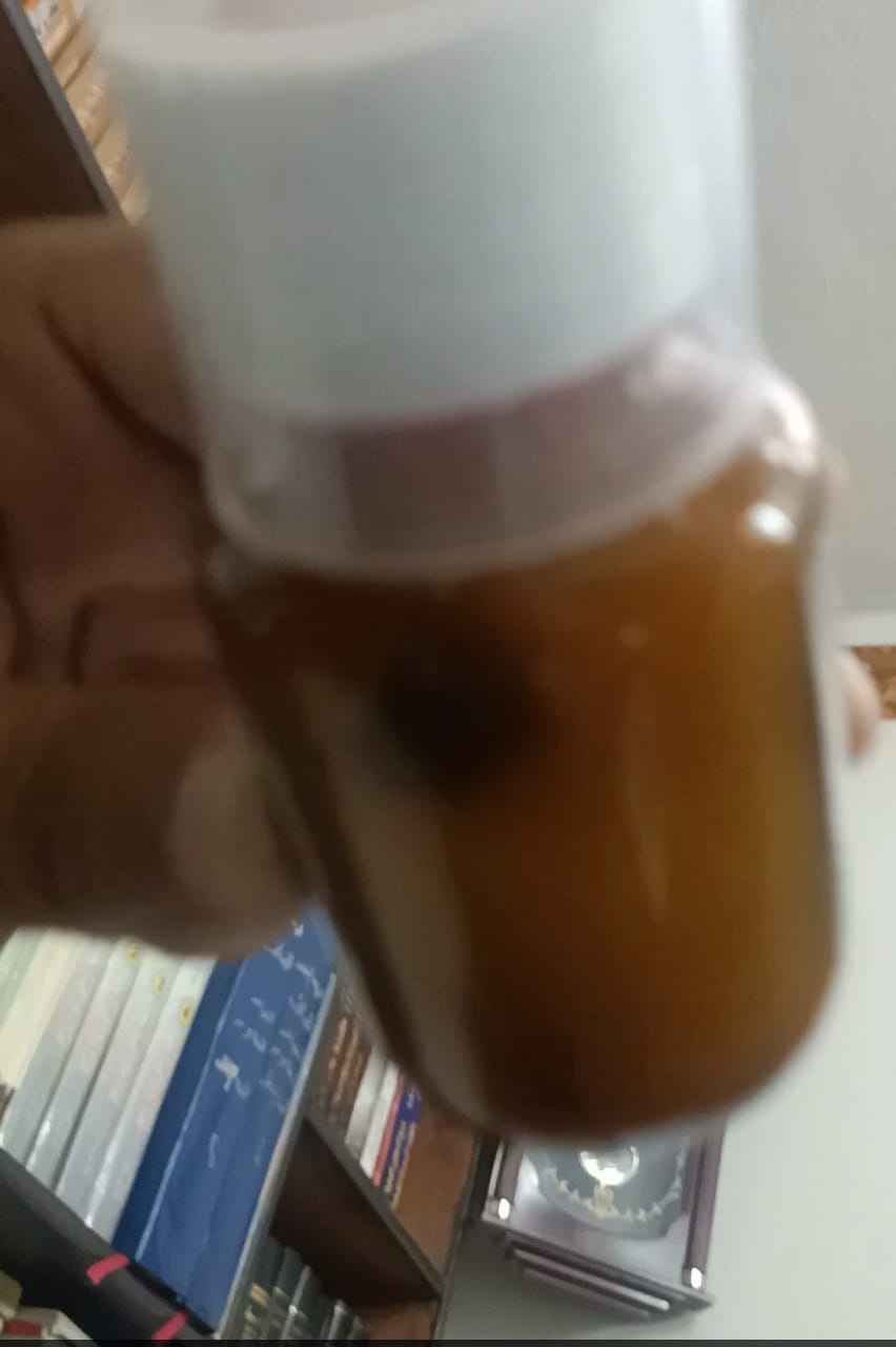 «علاج بـ الصراصير»| مواطن يعثر على «حشرة» داخل زجاجة دواء ويرفض مساومة الشركة له 4