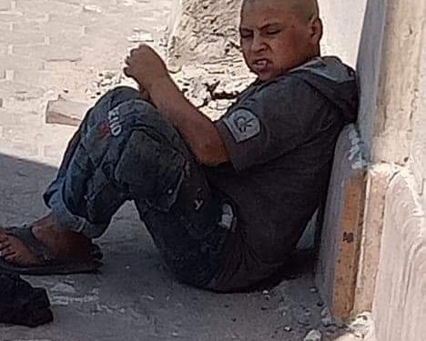 طفل يبكي على الرصيف بالإسكندرية.. هرب من المنيا بسبب ضرب والده له 1