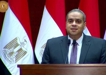 رئيس هيئة الدواء: نهدف لتوفير دواء آمن وفعال للمواطن المصري 2