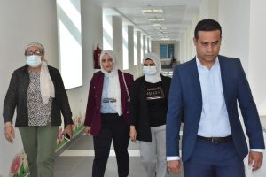 ممثلي الأكاديمية العربية للعلوم الإداراية يزورون مستشفى الأورام بالأقصر (صور) 2