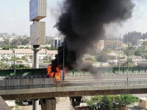 تمكنت قوات الحماية المدنية بالقاهرة من إخماد حريق التهم سيارة ملاكى أعلى كوبرى أكتوبر، دون وقوع خسائر بشرية.