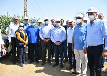 وزير الزراعة ومحافظ الأقصر يتفقدان أنشطة مشروعات التنمية الشاملة بقرية البغدادي| صور