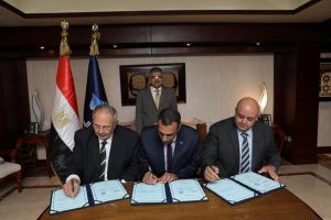 الفريق أسامة ربيع يشهد توقيع اتفاقية المساهمين لتأسيس شركة مصرية للصناعات الغذائية