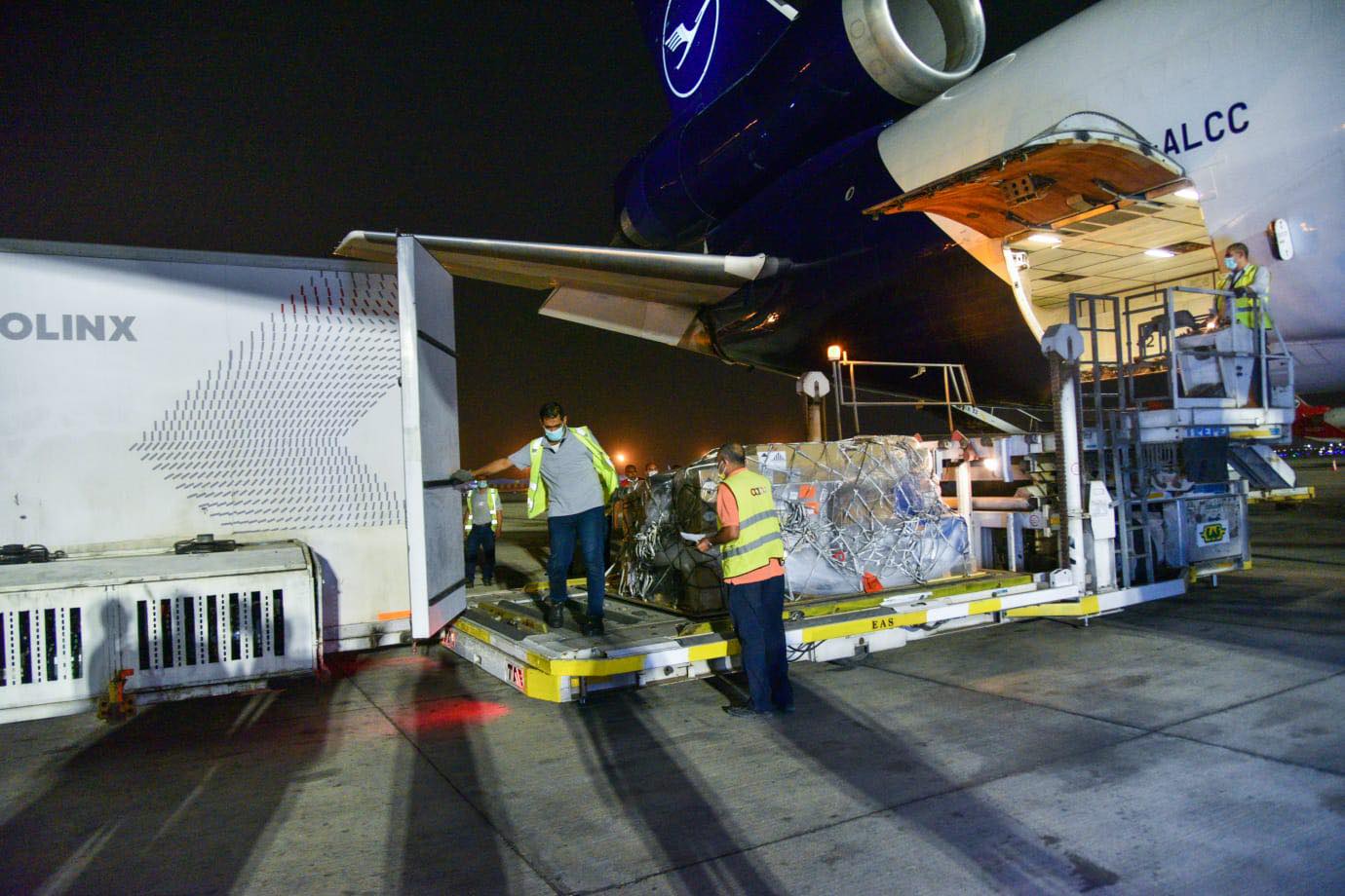 عاجل| وزيرة الصحة: بدء استقبال أولى شحنات لقاح فيروس كورونا بمطار القاهرة الدولي صباح اليوم 3