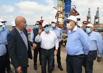 وزير البترول يتابع سير العمل فى توسعات مصفاة تكرير ميدور ومحطة ميدتاب بالأسكندرية 6