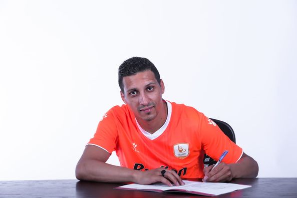 محمود عماد لاعب بتروجيت يوقع لفاركو لمدة 5 سنوات