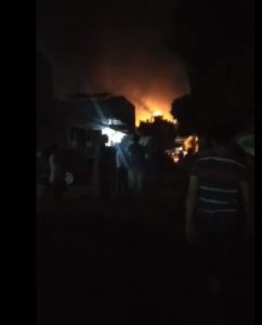 حريق هائل بأكشاك سوق البرقوقي في حلوان| صور