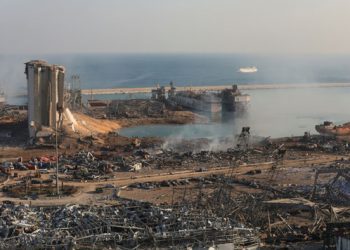 مصادر لبنانية لـ «أوان مصر»: إسرائيل هي المسؤولة عن إنفجار ميناء بيروت.. ومحاسبة القيادات مجرد صورة 2