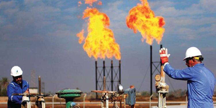 مصر وإسرائيل تبحثان خطط إسالة الغاز الطبيعي لإعادة التصدير