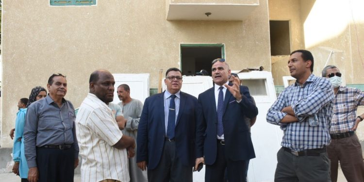 رئيس جامعة الأقصر يتابع أعمال التشطيبات النهائية بالمدينة الجامعية بمدينة طيبة 1