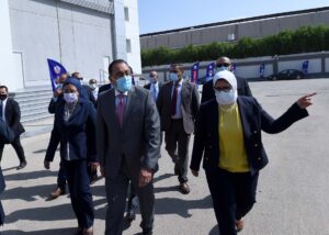 مجلس الوزراء ينشر صورا لجولة «مدبولي» اليوم في مصنع «فاكسيرا» 8