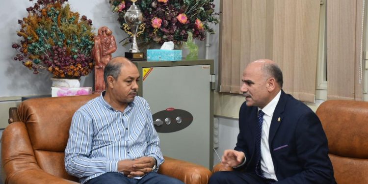 رئيس جامعة الأقصر يلتقى رئيس جهاز طيبة لمناقشة المخطط الاستراتيجي لمساحة 100الـ فدان 1