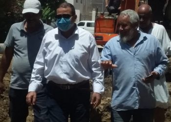 صور.. رئيس مدينة الزينية بالأقصر يتفقد اعمال مشروع الصرف الصحي وتبطين الترع