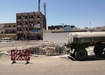 رئيس مدينة الأقصر يتفقد أعمال ترميم وتطوير الطرق لإستقبال الموسم السياحي الجديد 2