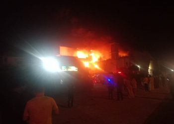 300 الف جنيه خسائر أولية في حريق 4 محلات تجارية بـ رمسيس 5