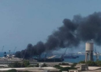 حريق سفينة إيرانية برفأ اللاذقية بسوريا