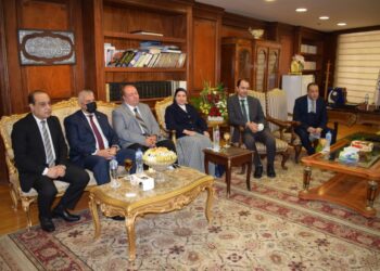 رئيس هيئة النيابة الإدارية يستقبل سعيد مرعي رئيس المحكمة الدستورية العليا 5