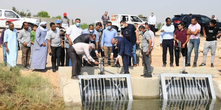 محافظ قنا يفتتح 36 مأخذ مياه بمشروع استكمال ري 12500 فدان ضمن المبادرة الرئاسية 1