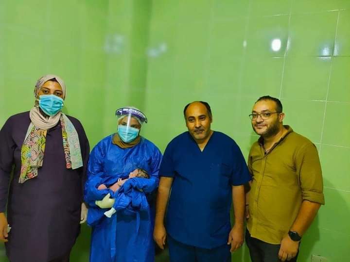 عملية ولادة قيصرية لمريضة بفيروس كورونا في مستشفي كفر الدوار للحجر الصحي بالبحيرة 2