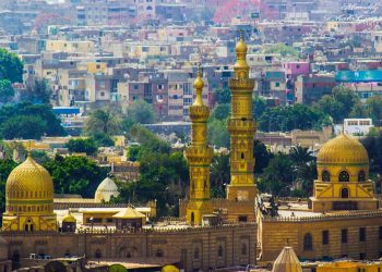 حكايات القاهرة.. تعرف على قصة بناء مسجد السيدة نفسية 1