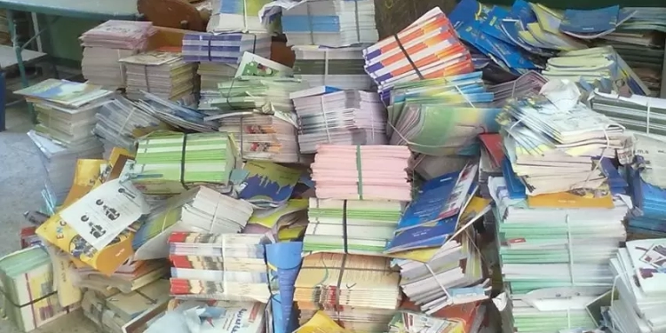 ضبط 165 ألف نسخة كتاب دراسي داخل شركة بدون ترخيص في الأزبكية