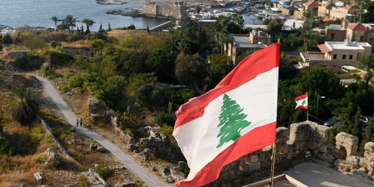 مشروع ميزانية لبنان لعام 2022 يتوقع عجزا بنسبة 20.8٪ وسط الأزمة المالية