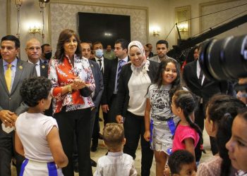 «الهجرة» تنشر تفاصيل تطبيق «اتكلم عربي» لدعم هوية أبناء مصر بالخارج 6