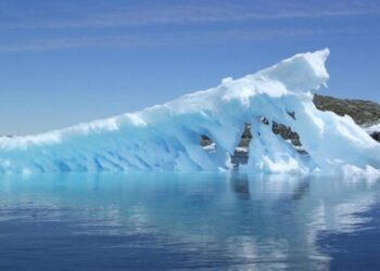 ذوبان الجليد وارتفاع درجات الحرارة.. وزيرة البيئة تكشف مخاطر استمرار تغير المناخ| فيديو