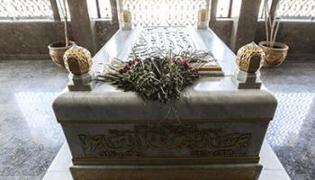 المواطنين يتوافدون على ضريح جمال عبدالناصر لإحياء ذكرى وفاته 1