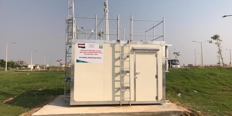 وزيرة البيئة: تركيب أول محطة لحظية متكاملة لرصد الهواء المحيط بمدينة برج العرب بالاسكندرية 1