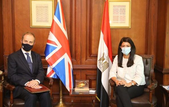 وزيرة التعاون الدولي تلتقي السفير الجديد للمملكة المتحدة بالقاهرة لبحث العلاقات الاقتصادية المشتركة 1