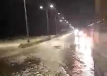 انفجار ماسورة مياه يتسبب في إغلاق طريق الإسكندرية مطروح الساحلي 1