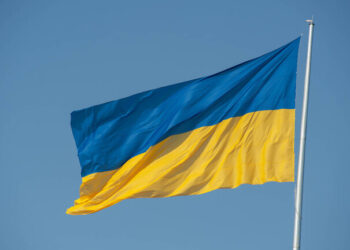 الأندية الأوكرانية توحد قمصانها إلى اللونين الأزرق والأصفر للوقوف ضد الغزو الروسي 6