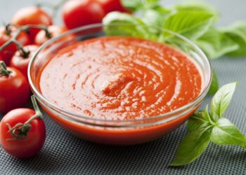 بخطوات منزلية بسيطة.. تعرفي على كيفية تخزين صلصلة الطماطم الإيطالية لفترة طويلة 1