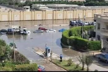 انتشار مروري بعد غرق مناطق بالقاهرة الجديدة بمياه الصرف الصحي 5
