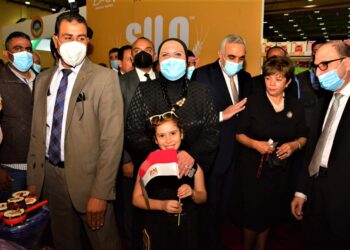 وزيرة التجارة والصناعة تفتتح فعاليات الدورة الـ 54 لمعرض القاهرة الدولي