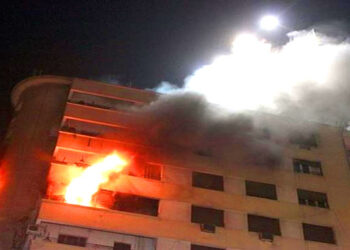 دون إصابات.. السيطرة على حريق شقة سكنية بـ إمبابة| فيديو 2