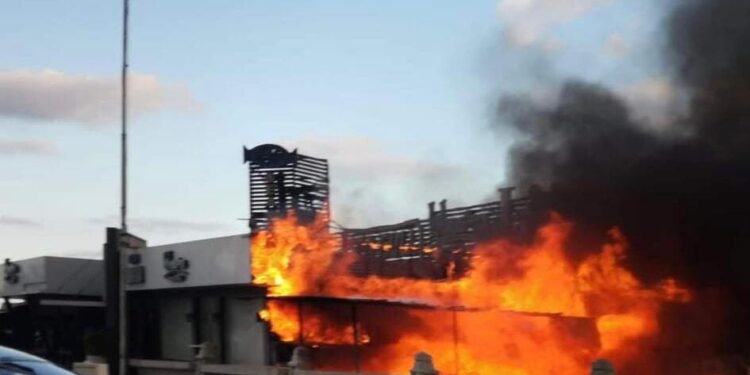 عاجل| السيطرة على حريق الإسكندرية بـ 12 سيارة إطفاء والخسائر ضخمة 1