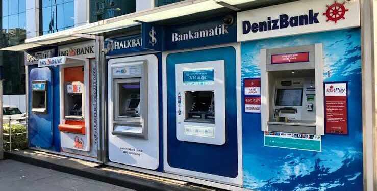 خبير مصرفي:البنوك التركية قد تلجأ لرفع أسعار الفائدة على الليرة 1