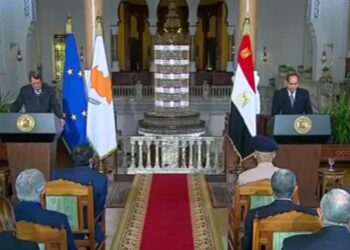 السيسي يؤكد على تطوير المشروعات القائمة بين مصر وقبرص 4