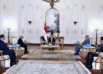 السيسي يؤكد دعمه لوحدة وتماسك المؤسسات الوطنية الليبية في لقاءه مع حفتر وعقيلة صالح
