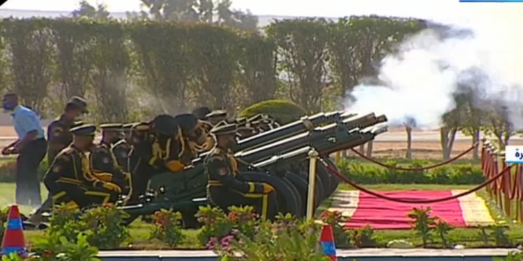 القوات المسلحة تطلق 21 طلقة مدفعية في جنازة المشير طنطاوي 1