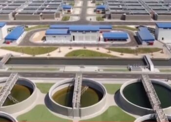 السيسي يصل بورسعيد لافتتاح محطة معالجة مياه مصرف بحر البقر 5