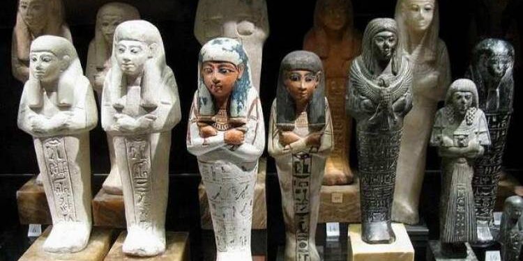 36 تمثال آثري.. كشف لغز بيع كنز المنيا الفرعوني 1